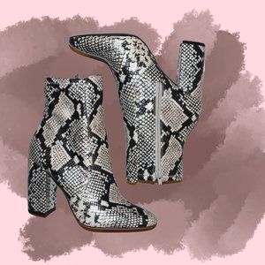 NWT Embossed Snake Print Booties